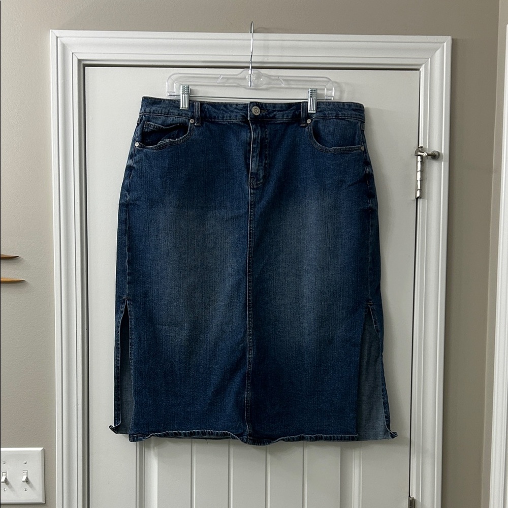 Classic Dark Blue Denim Midi Skirt with Side Slits